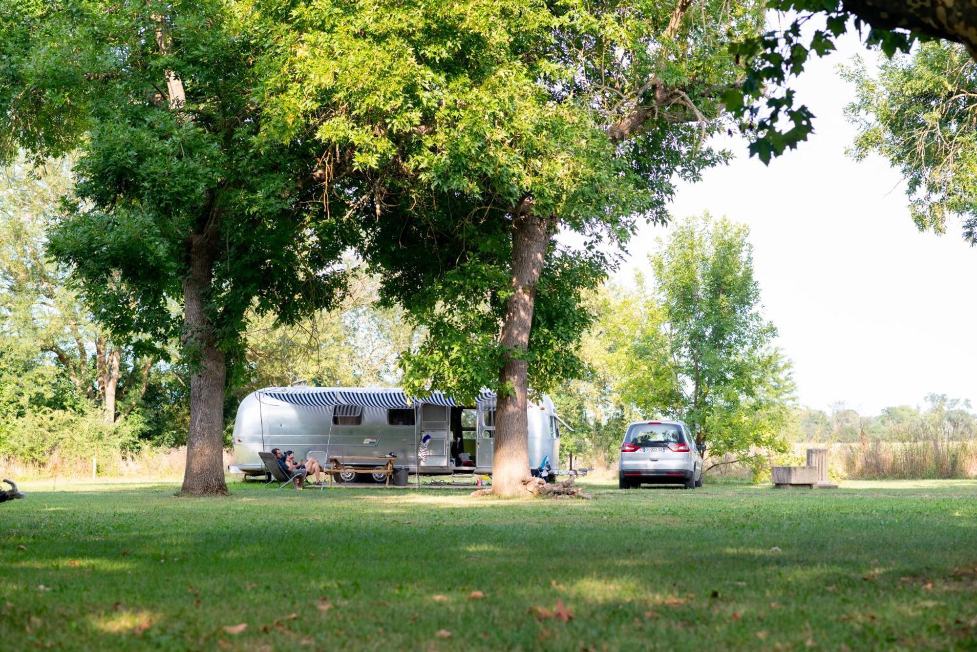 Camping De Thoissey *** Exterior photo