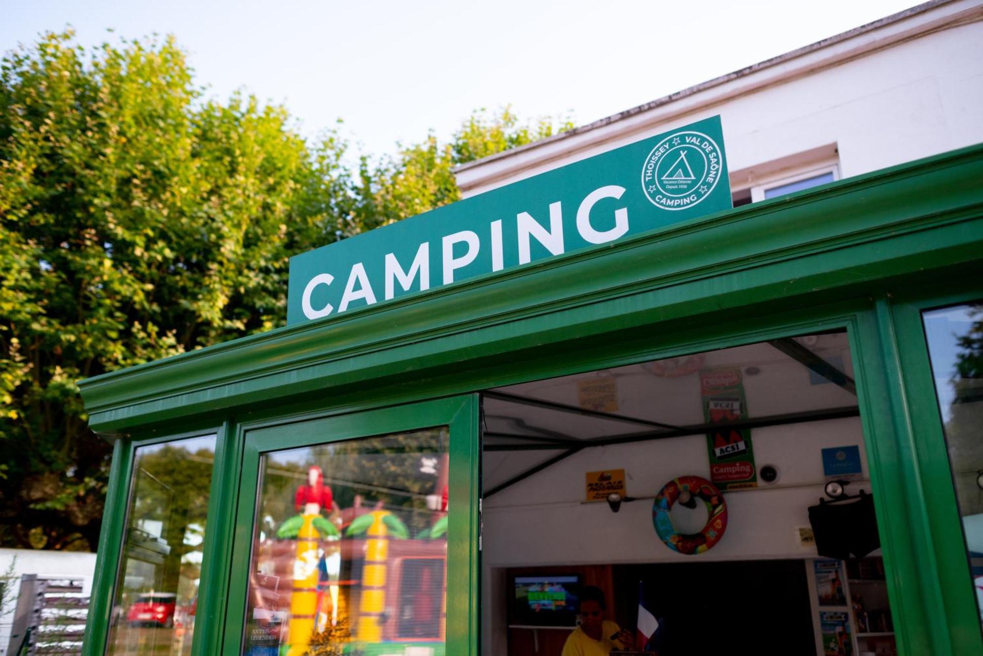 Camping De Thoissey *** Exterior photo